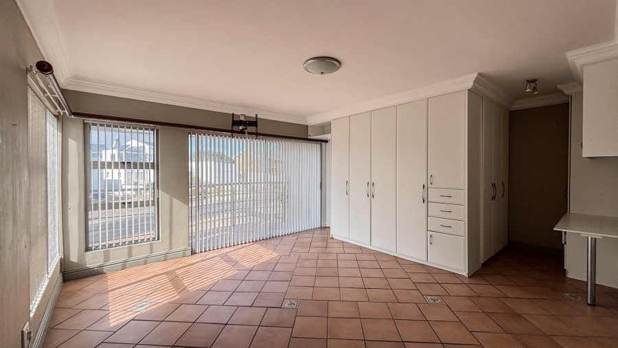 To Let 7 Bedroom Property for Rent in Myburgh Park Western Cape